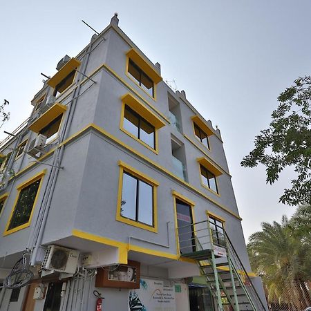 דמאן Oyo 24833 Hotel Silver מראה חיצוני תמונה